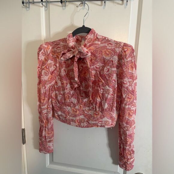 MAJORELLE Stella pink and White Puff Sleeve Crop Blouse size small EUC - Picture 3 of 5